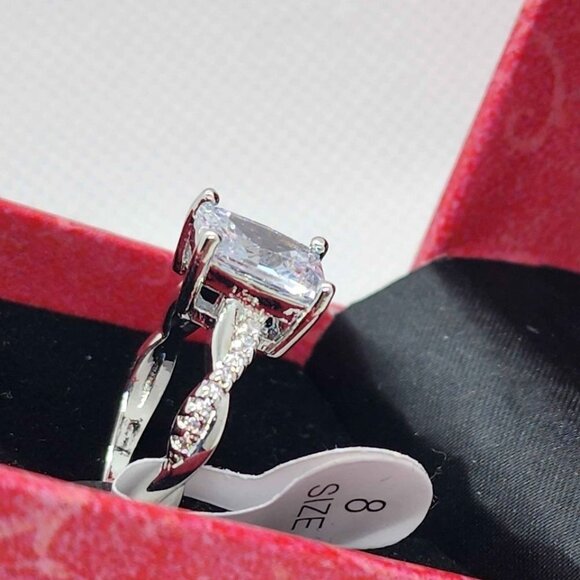 Brand New Peermont Jewelry 18k White Gold Plated Square Shaped Gemstone Ring - Picture 3 of 4